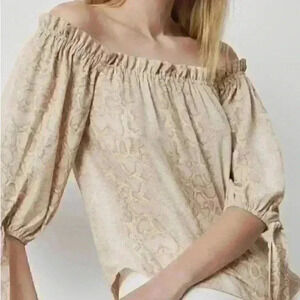 BCBG MAXZIRIA Off Shoulder 3/4 Sleeve with tie Animal Print Blouse Sz. S